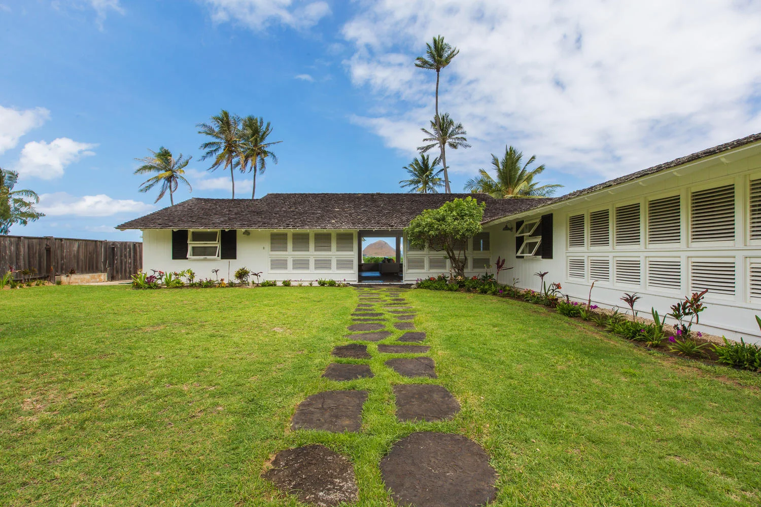 Lanikai Oceanside — Hawaii's Luxury Homes